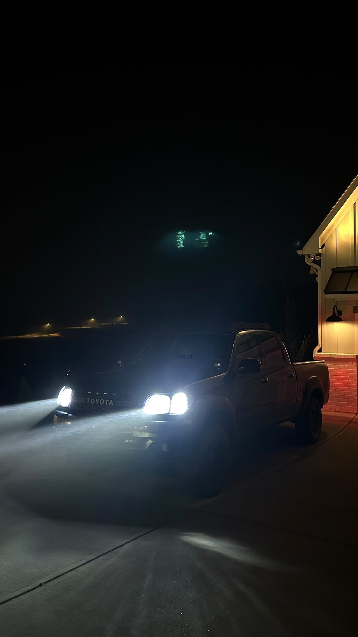2005-2006 Toyota Tundra Double Cab | | Desert Wolf Retrofits