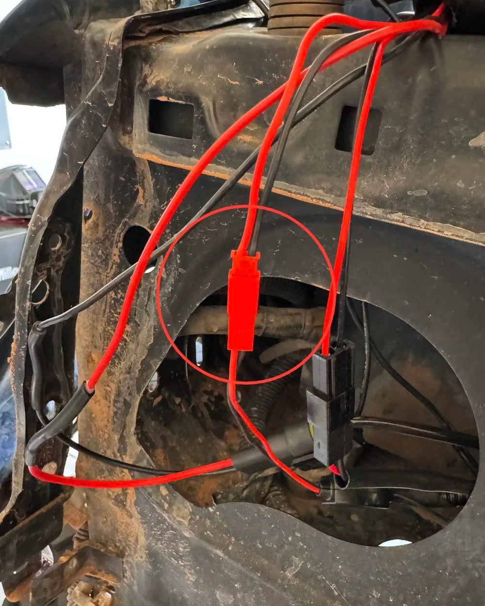 Connecting the halo plugs